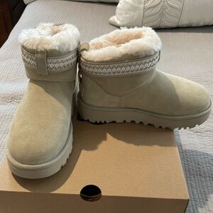 Brand new in box UGG brand classic ultra mini Alpsy size 5 women’s